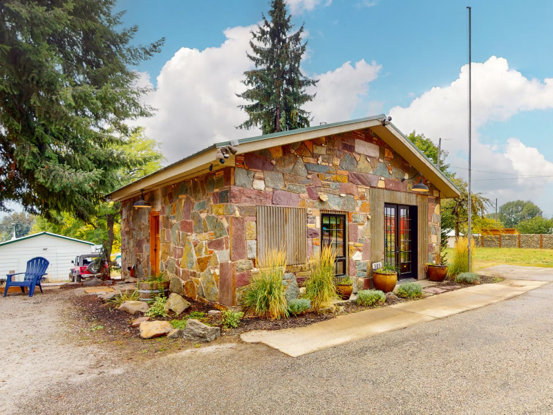 Historic Hope Hideaway - East Hope, ID in Sandpoint, Idaho.