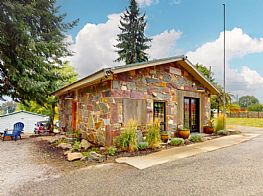 Cabins and Home Vacation Rentals in Sandpoint Idaho