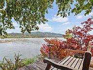Mimis Lodge on the Lake vacation rental property