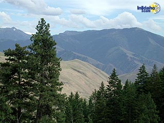 Salmon River Mountains, © 2002 InIdaho.com