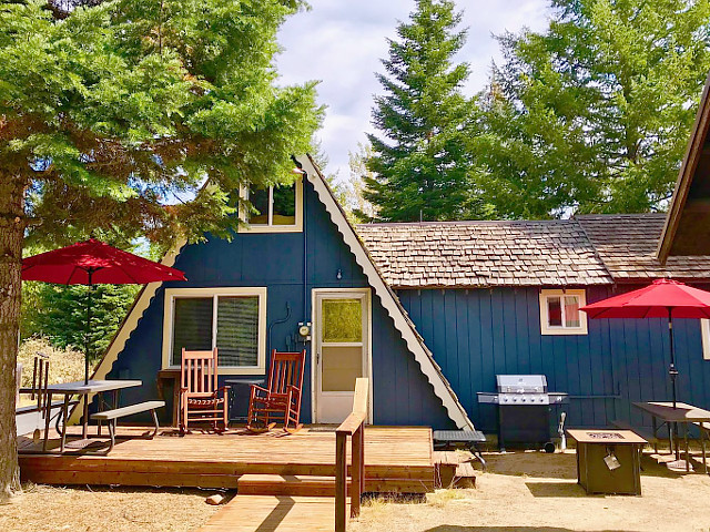 Little Ponderosa Cottage Donnelly Idaho Vacation Rental Cabin